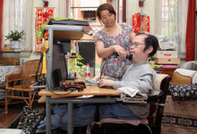 漸凍人的“破冰”人生：自學(xué)日語翻譯百萬字，熱心公益