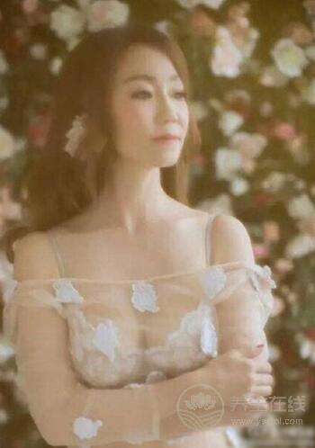 50歲女子身材似少女苗條你敢信已有一外孫女？