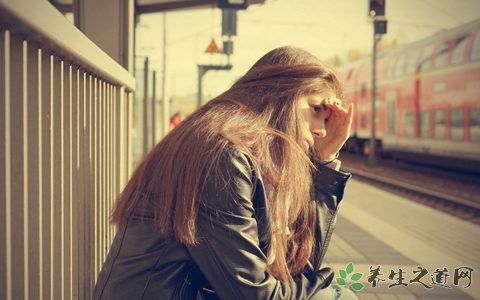 男子持斧當街砍人 精神病患者有什么表現(xiàn)