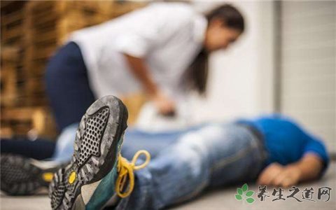 求職救人直接錄取 暈倒了怎么急救