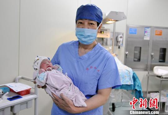 上海專家從源頭阻斷遺傳病通道 遺傳病家族誕生健康嬰兒 上海專家從源頭阻斷遺傳病通道 遺傳病家族誕生健康嬰兒