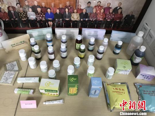 盧傳堅:中醫是文化瑰寶 樂當中醫文化“翻譯官” 盧傳堅:中醫是文化瑰寶 樂當中醫文化“翻譯官”