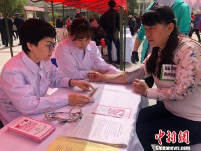 專家學(xué)者聚焦西部護理發(fā)展 冀提升內(nèi)涵探和諧護患關(guān)系