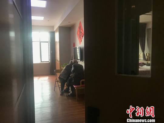 山西探索“互聯(lián)網(wǎng)+養(yǎng)老” 開(kāi)啟智慧養(yǎng)老服務(wù)新模式-易網(wǎng)健康養(yǎng)生網(wǎng) 山西探索“互聯(lián)網(wǎng)+養(yǎng)老” 開(kāi)啟智慧養(yǎng)老服務(wù)新模式