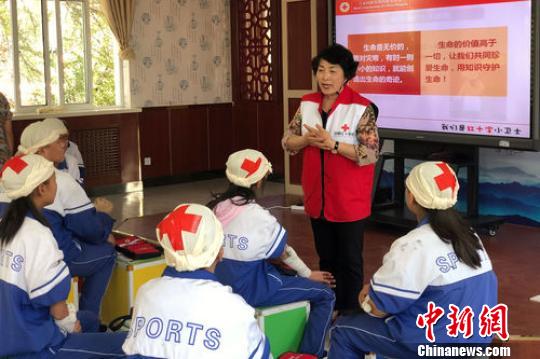 寧夏首個“博愛校醫室”成立-易網健康<a href=http://www.aoa7937.com/jkys/ target=_blank class=infotextkey>養生</a>網 寧夏首個“博愛校醫室”成立