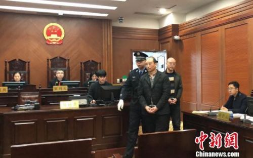生產銷售假藥案：父子“配合”制售假藥獲利逾460余萬元