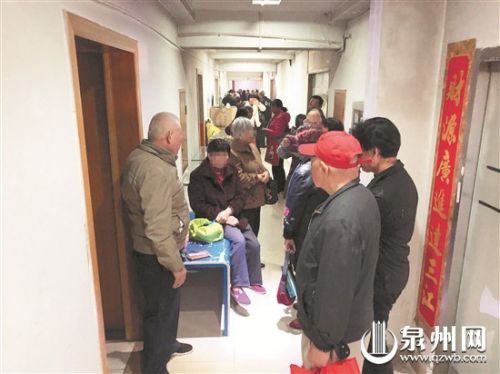 熱情“關愛”試用細胞食物濃縮液保健品 200多名老人誤入套路