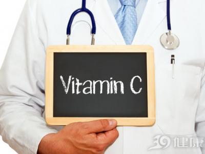 維生素C可預(yù)防新冠病毒？濫用維C，危害可不少
