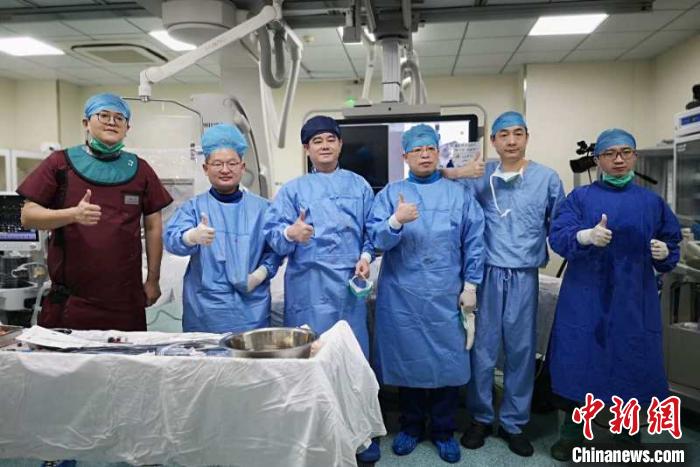 老人天生“翻轉”心臟 多病垂危 專家一站式手術為找回“心寬氣順”-易網健康<a href=http://www.aoa7937.com/jkys/ target=_blank class=infotextkey>養生</a>網 老人天生“翻轉”心臟 多病垂危 專家一站式手術為找回“心寬氣順”