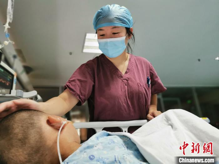 男童誤食兩顆磁力珠 專家通力配合將磁力珠取出-易網健康<a href=http://www.aoa7937.com/jkys/ target=_blank class=infotextkey>養(yǎng)生</a>網 男童誤食兩顆磁力珠 專家通力配合將磁力珠取出