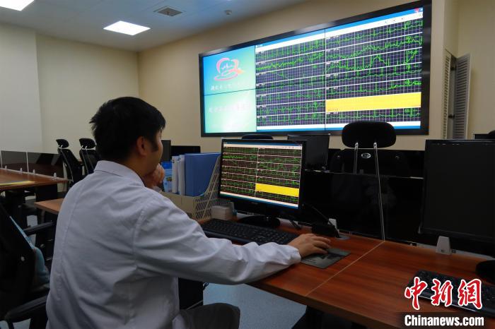 湖北:鋪設心電監護預警網 千里之外聽“心音”-易網健康<a href=http://www.aoa7937.com/jkys/ target=_blank class=infotextkey>養生</a>網 湖北:鋪設心電監護預警網 千里之外聽“心音”