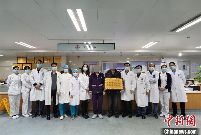 27歲男子患塵肺病 ECMO輔助下成功換肺-易網健康<a href=http://www.aoa7937.com/jkys/ target=_blank class=infotextkey>養生</a>網 27歲男子患塵肺病 ECMO輔助下成功換肺