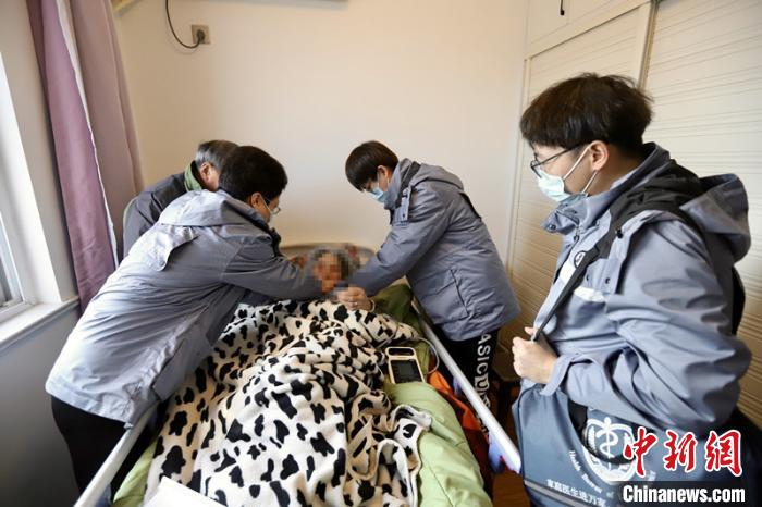 浙江蓮都家庭醫生春節上門服務 民眾有“醫”靠