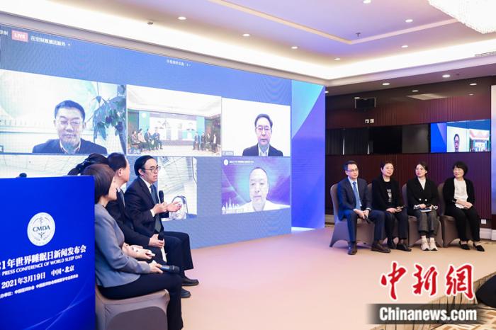 專(zhuān)家:睡眠障礙已成為一個(gè)社會(huì)和民生問(wèn)題-易網(wǎng)健康<a href=http://www.aoa7937.com/jkys/ target=_blank class=infotextkey>養(yǎng)生</a>網(wǎng) 專(zhuān)家:睡眠障礙已成為一個(gè)社會(huì)和民生問(wèn)題