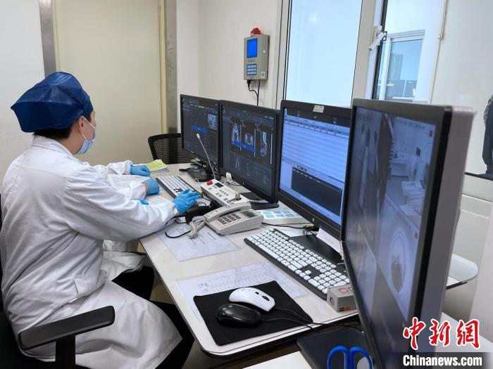 中國醫工攜手率先開啟腫瘤放療2.0時代 “一站式”智能方案讓流程縮至20幾分鐘-易網健康<a href=http://www.aoa7937.com/jkys/ target=_blank class=infotextkey>養生</a>網 中國醫工攜手率先開啟腫瘤放療2.0時代 “一站式”智能方案讓流程縮至20幾分鐘