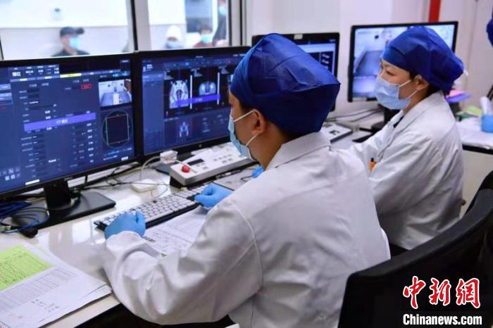 中國醫工攜手率先開啟腫瘤放療2.0時代 “一站式”智能方案讓流程縮至20幾分鐘-易網<a href=http://www.aoa7937.com/ target=_blank class=infotextkey>健康養生</a>網 中國醫工攜手率先開啟腫瘤放療2.0時代 “一站式”智能方案讓流程縮至20幾分鐘