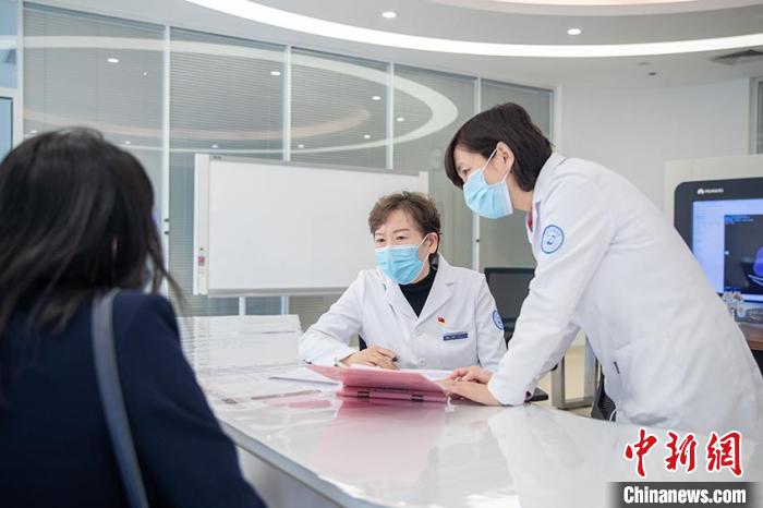 東北首家“肺癌罕見突變門診”落戶吉林-易網健康<a href=http://www.aoa7937.com/jkys/ target=_blank class=infotextkey>養生</a>網 東北首家“肺癌罕見突變門診”落戶吉林