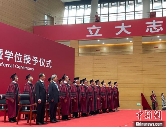 鐘南山在滬談新冠防控：放心打國(guó)產(chǎn)疫苗