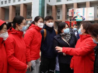 疫情之下，生命至上：“疫”線醫(yī)護(hù)工作者掃描