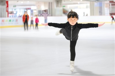 全民健身添彩美好生活-易網(wǎng)健康<a href=http://www.aoa7937.com/jkys/ target=_blank class=infotextkey>養(yǎng)生</a>網(wǎng) 全民健身添彩美好生活
