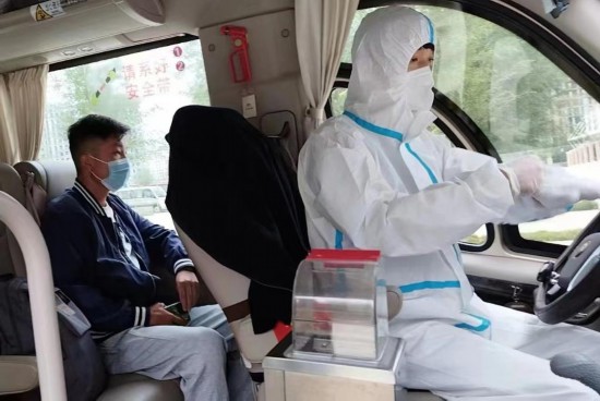 青海多舉措保障疫情滯留游客返程及學生上學