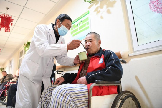 全力守護2.67億多老年人健康養老——2021年度國家老齡事業發展公報透視
