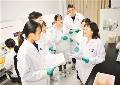 探索延緩衰老保障人民健康-易網健康<a href=http://www.aoa7937.com/jkys/ target=_blank class=infotextkey>養生</a>網 探索延緩衰老保障人民健康