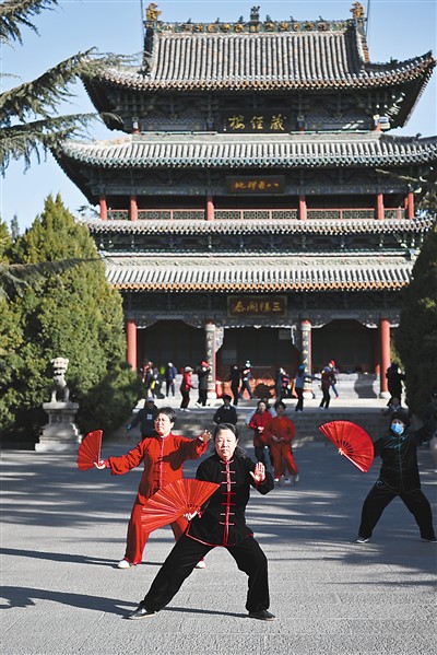 春日健身動起來-易網健康<a href=http://www.aoa7937.com/jkys/ target=_blank class=infotextkey>養生</a>網 春日健身動起來