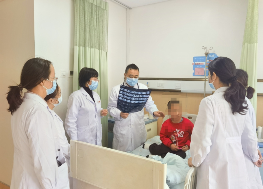 兒童支原體肺炎感染為什么難治？居家護(hù)理如何做？專(zhuān)家詳解