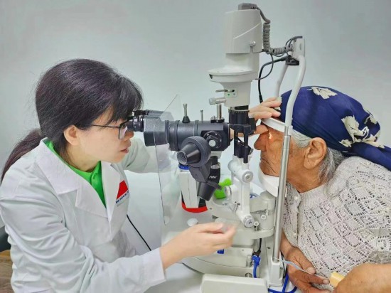 大愛無疆接續奉獻——致敬中國援外醫療隊