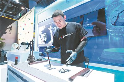 “黑科技”讓殘障人士開啟“無礙”生活