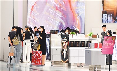 免稅購物催熱海南旅游-易網(wǎng)健康<a href=http://www.aoa7937.com/jkys/ target=_blank class=infotextkey>養(yǎng)生</a>網(wǎng) 免稅購物催熱海南旅游