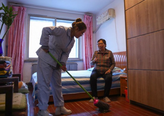 助力老年人家門口安享晚年——從地方兩會看養老服務體系建設