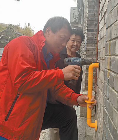 老有所為,貢獻“銀發力量”(體驗·民生一線觀察)-易網健康<a href=http://www.aoa7937.com/jkys/ target=_blank class=infotextkey>養生</a>網 老有所為,貢獻“銀發力量”(體驗·民生一線觀察)