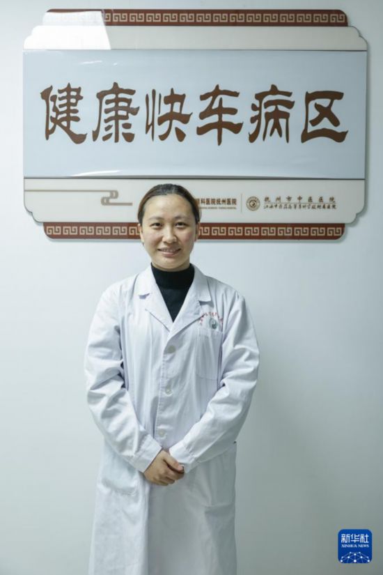 健康快車駛入撫州 為患者帶去光明-易網健康<a href=http://www.aoa7937.com/jkys/ target=_blank class=infotextkey>養生</a>網 健康快車駛入撫州 為患者帶去光明