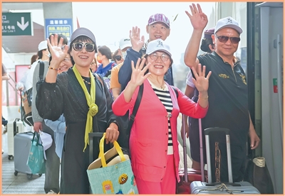 銀發(fā)旅游,如何適老又悅老?(深閱讀·文旅新觀察)-易網(wǎng)健康<a href=http://www.aoa7937.com/jkys/ target=_blank class=infotextkey>養(yǎng)生</a>網(wǎng) 銀發(fā)旅游,如何適老又悅老?(深閱讀·文旅新觀察)