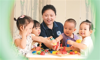 大學要培養“帶娃專家”了(育見·新專業)-易網<a href=http://www.aoa7937.com/ target=_blank class=infotextkey>健康養生</a>網 大學要培養“帶娃專家”了(育見·新專業)