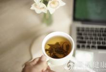 喝茶好處多，但再這樣喝你的腎就沒(méi)了