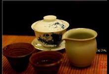 老人喝茶可降脂強(qiáng)骨 但四個(gè)時(shí)段不宜喝