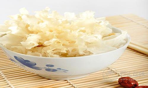 六種蔬菜生吃會中毒 生吃金針菜導致嘔吐腹瀉