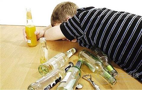 養胃需注意八個禁忌 忌晚餐過飽狼吞虎咽