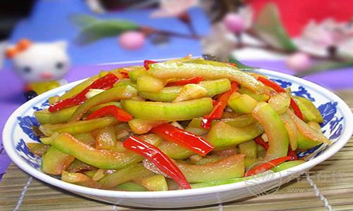 西瓜皮五款美味食譜 降溫消暑美容養(yǎng)顏