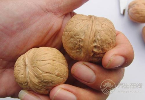常吃核桃,對(duì)身體有這些好處,現(xiàn)在知道也不晚 常吃核桃,對(duì)身體有這些好處,現(xiàn)在知道也不晚