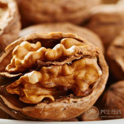 秋季豐收,核桃的營養價值高,但這2種吃法不可取 秋季豐收,核桃的營養價值高,但這2種吃法不可取