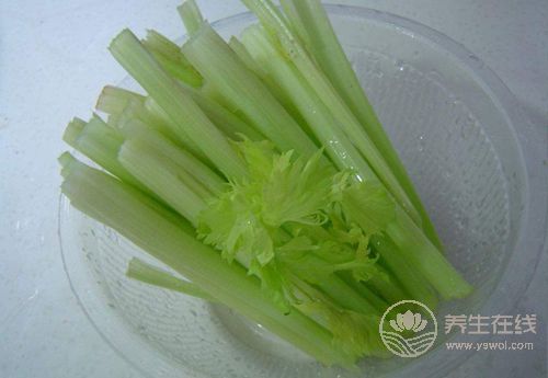 尿酸高,這幾種食物可常吃,有利于排泄尿酸 尿酸高,這幾種食物可常吃,有利于排泄尿酸