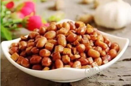胃痛能吃花生嗎？花生有什么食療功效？