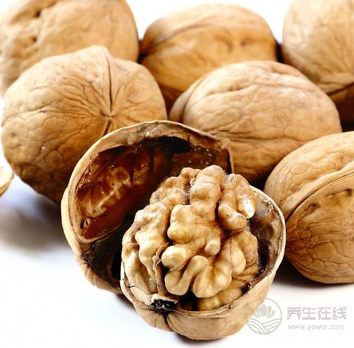 秋季豐收,核桃的營養價值高,但這2種吃法不可取 秋季豐收,核桃的營養價值高,但這2種吃法不可取