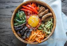雞蛋生吃更營養？營養師破解疑惑