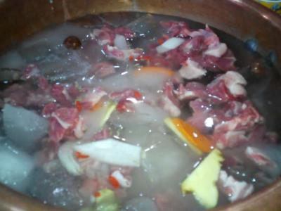 羊肉需要燉多久才會(huì)爛 燉羊肉的家常做法