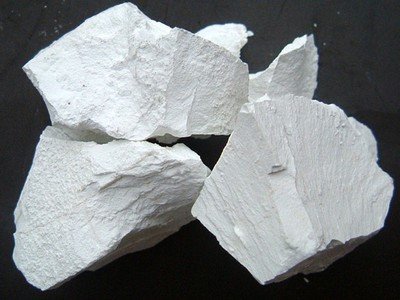 生石灰放在房間里會產生哪些影響